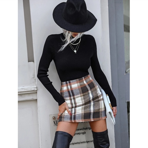 Plaid Mini Skirt High Waisted - Picture 2 of 16